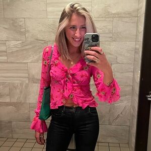 Ecote Feminine Vibrant Pink Ruffled Floral Blouse